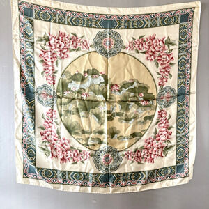 The Metropolitan MMA Silk Scarf Green Square 34” Hand Rolled Hem